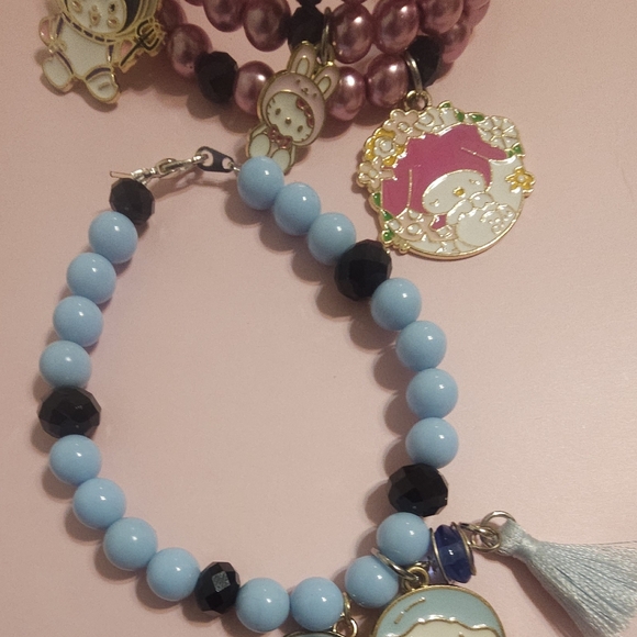 Bracelets - Picture 8 of 9